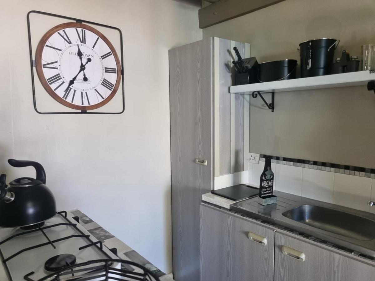 Angel 8 Airbnb Apartment 2 Robertson Eksteriør billede